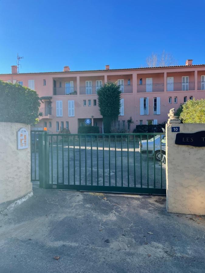 Superbe Emplacement , Terrasse Et Parking! Apartment Saint-Tropez Exterior photo